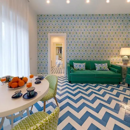 Sorrentovibes - Design In Center Apartment